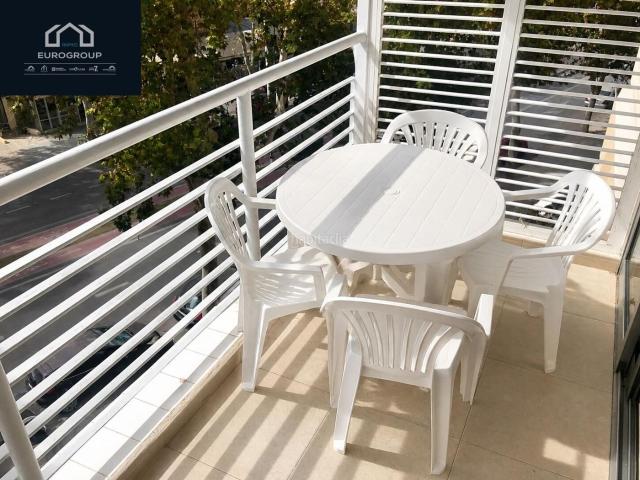 Apartamento en venta en Benidorm, Playa Levante. Apartamento en venta en segunda línea de playa Levante, Benidorm. Parking y piscina.. Apartamentos.