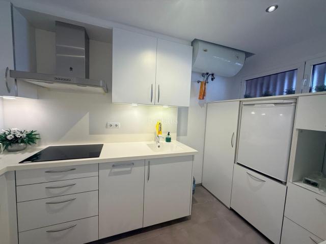 Apartamento en venta en Benidorm, Playa Levante. Fantástico apartamento, totalmente reformado en Avenida Mediterránea. Apartamentos.