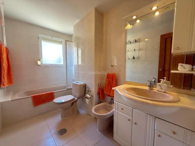 Apartamento en venta en Benidorm, Playa Poniente. Exclusiva vivienda en primera línea de la Playa de Poniente. Apartamentos.
