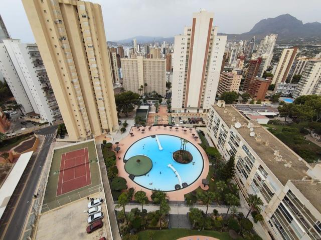 Apartamento en venta en Benidorm, Rincón Alto. Acogedor reformado piso con 2 dormitorios y vistas panorámicas al mar y montañas en zona Rincon de Loix, Benidorm. Apartamentos.