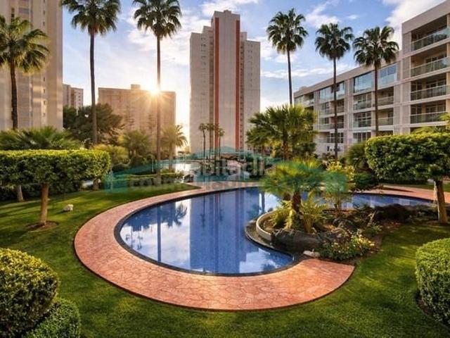 Apartamento en venta en Benidorm, Rincón Alto. Amplio Apartamento con Vistas al Mar y la Montaña en Benidorm. Apartamentos.
