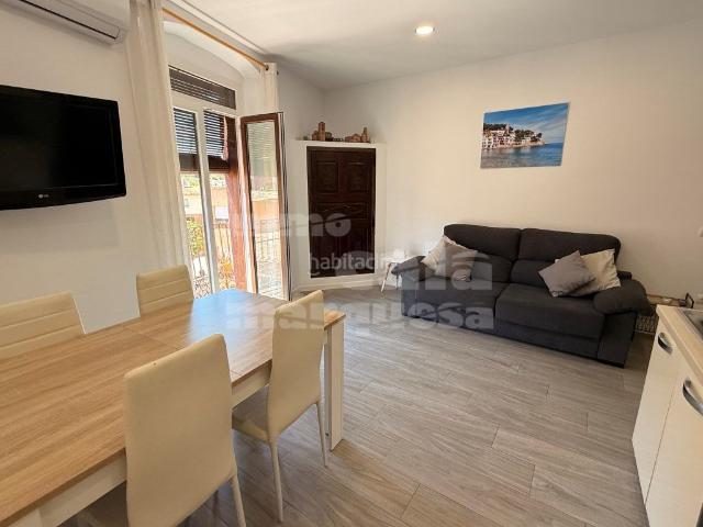 Apartamento en venta en Begur, Begur Costa Brava. Apartamento con licencia turística en el corazón de Begur. Apartamentos.