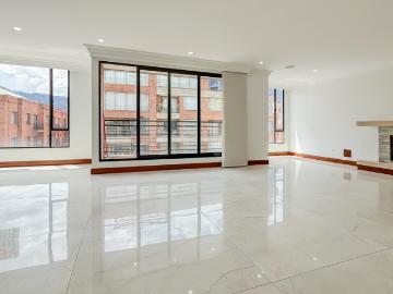 Apartamento En Venta En Bogota En El Chico V377330
