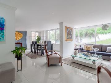 Apartamento En Venta En Bogota En El Refugio V175127