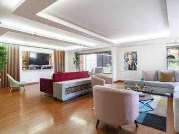 Apartamento En Venta En Bogota En El Refugio V221658