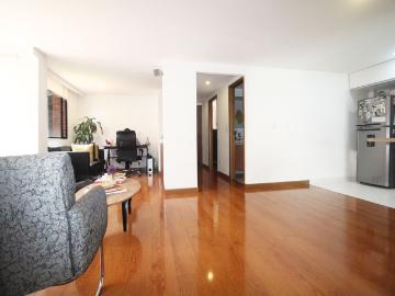 Apartamento En Venta En Bogota En Los Rosales V171247