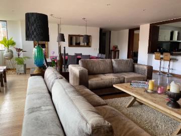 Apartamento En Venta En Bogota En Los Rosales V171396