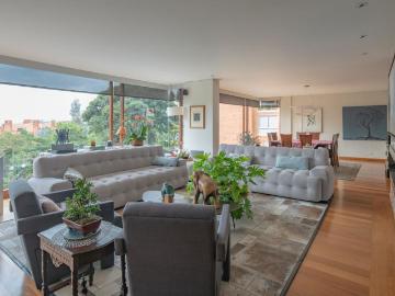 Apartamento En Venta En Bogota En Los Rosales V172292