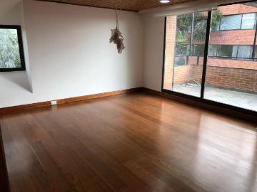 Apartamento En Venta En Bogota En Los Rosales V64296