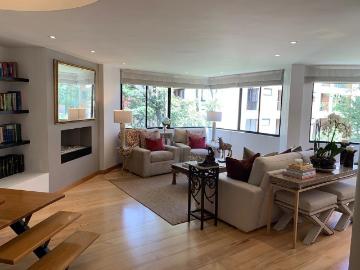 Apartamento En Venta En Bogota En Los Rosales V64404