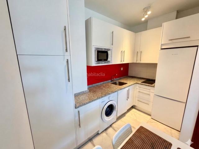 Apartamento en venta en Bormujos, Avenida Juan Diego. Apartamento turístico con licencia y en explotación a la venta en Edificio Lux Bormujos. Apartamentos.