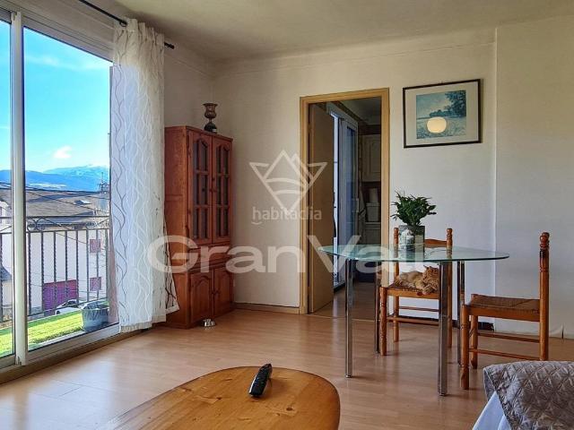 Apartamento en venta en Bourg Madame Pirineos. Amplio y luminoso apartamento en Bourg Madame con muchas posibilidades. Apartamentos.