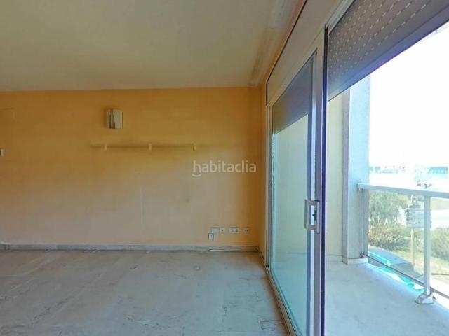 Apartamento en venta en Blanes, Mercat Mas Moixa Costa Brava. PISO 3 HABITACIONES, BALCÓN, PLANTA 1 CON ASCENSOR, CARRER VILARPETIT, SEMICENTRE, BLANES. Apartamentos.