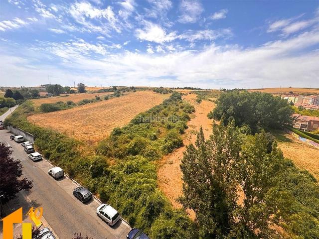 Apartamento en venta en Burgos, San Pedro y San Felices. Excelente Oportunidad! D.U.C.A. de 1 dormitorio con gran trastero junto a Cellophane!. Apartamentos.