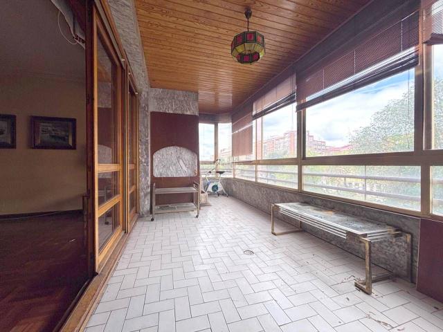 Piso en venta en Burgos, Reyes Católicos. PISAZO EN REYES CATÓLICOS CON GARAJE. Pisos.
