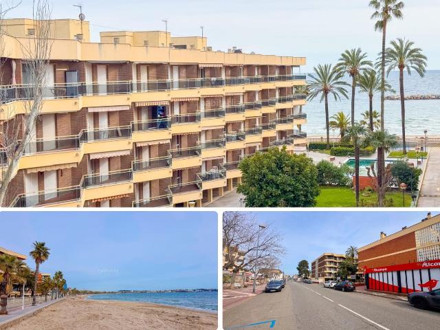 Apartamento en venta en Cambrils, Cap de Sant Pere Costa Dorada. Vistas al Mediterráneo y Sol todo el día! Luminoso piso con piscina en Cambrils. Apartamentos.