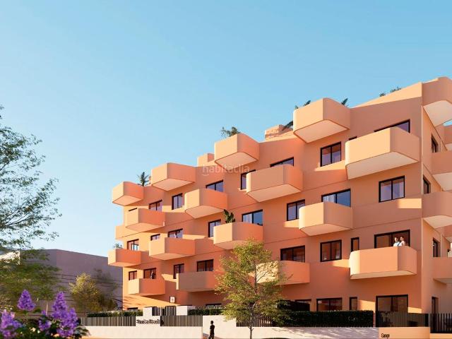 Apartamento en venta en Campello el, Playa Muchavista. Costa Blanca Eiendom presenta este exclusivo edificio residencial ubicado en una posiciÃn privilegiada junto a la Playa de Muchavi.