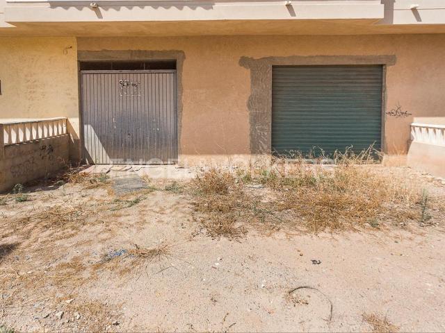 Apartamento en venta en Canet d´en Berenguer. Bajo vivienda para reformar con terreno. Apartamentos Canet d´en.