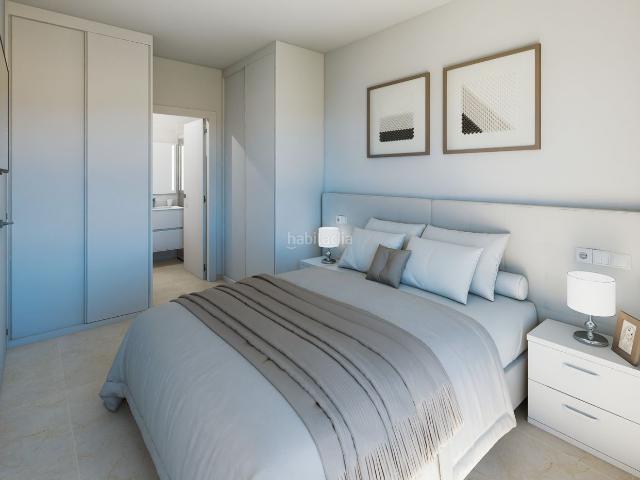 Apartamento en venta en Cabanes. APARTAMENTO DE TRES DORMITORIOS EN PRIMERA LINEA EN TORRE LA SAL CABANES OROPESA. Apartamentos.