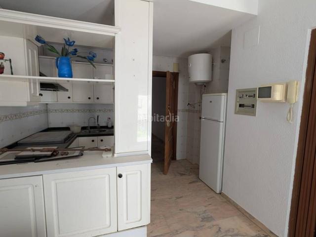 Apartamento en venta en Cabra. Apartamento de 1 dormitorio con ascensor. Apartamentos.