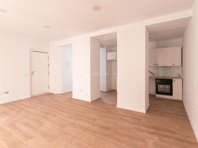 Apartamento en venta en Cádiz, Alameda Mentidero Teatro Falla. Elegante piso reformado a estrenar con balcón y ascensor. Apartamentos.