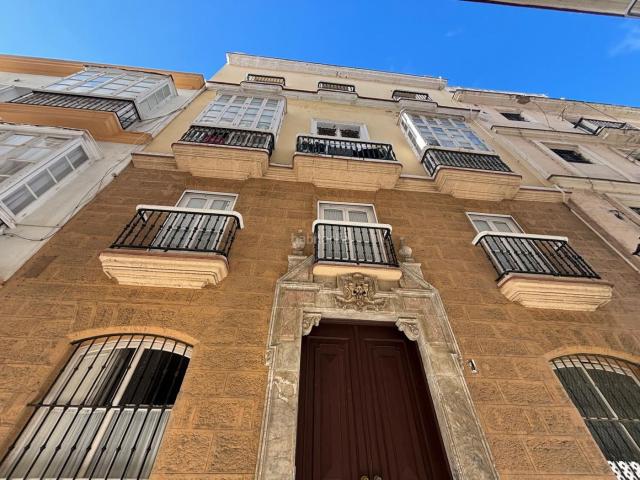 Apartamento en venta en Cádiz, Centro Histórico. Apartamentos.