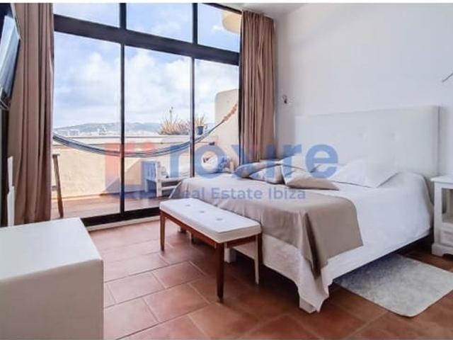 Apartamento en venta en Cala d'en Bou, Ibiza