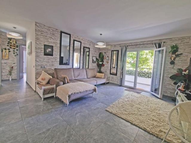 Apartamento en venta en Calahonda, Málaga Costa del Sol