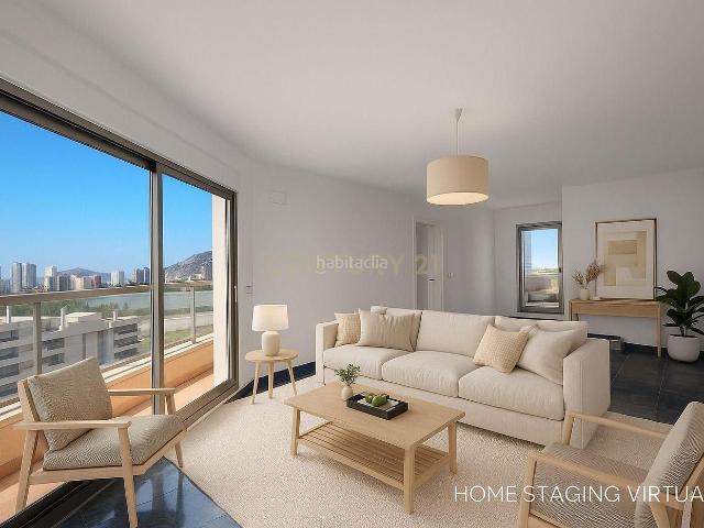 Apartamento en venta en Calp, Zona Levante Playa Fossa. Ático Dúplex en Primera Línea en Calpe Sol Todo el Año, Vistas al Mar Mediterráneo y Gran Potencial de Inversión. Apartamentos.