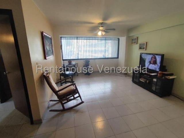 Apartamento en Venta en Caracas Bello Monte Distrito Federal 80 m2. 2 hab