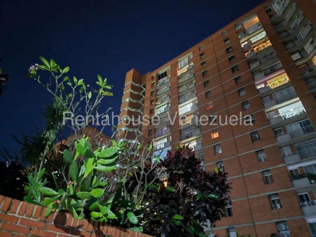 Apartamento en Venta en Caracas Boleíta Norte Distrito Federal 121 m2. 3 hab