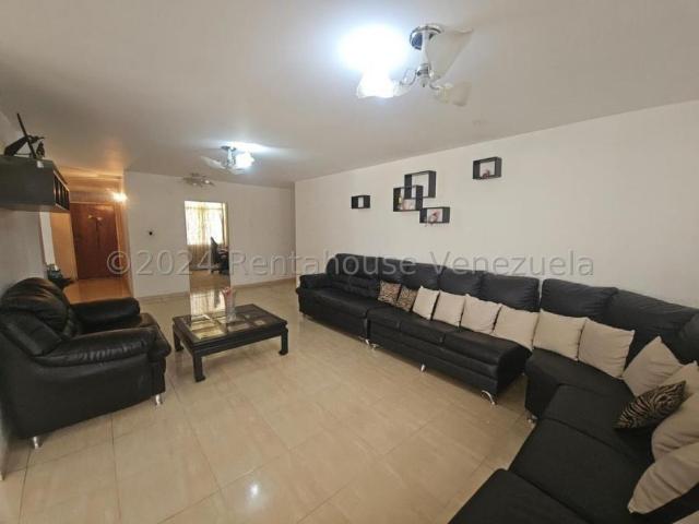 Apartamento en Venta en Caracas Cumbres de Curumo Distrito Federal 340 m2. 3 hab