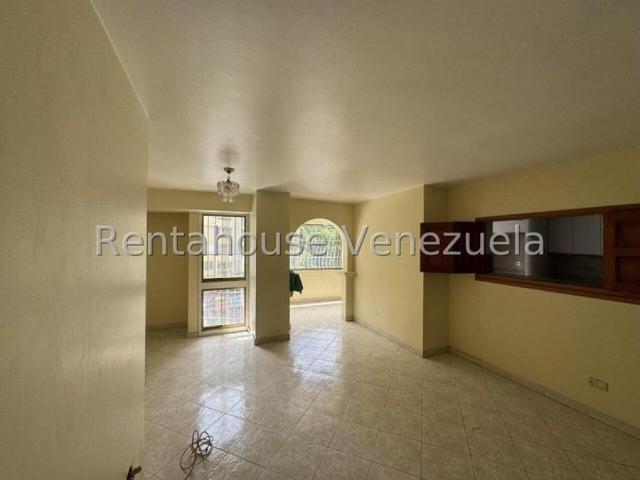 Apartamento en Venta en Caracas Colinas de Santa Monica Distrito Federal 112 m2. 3 hab