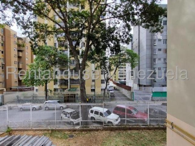 Apartamento en Venta en Caracas La Urbina Distrito Federal 86 m2. 3 hab