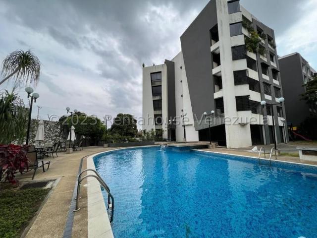 Apartamento en Venta en Caracas Los Palos Grandes Distrito Federal 585 m2. 5 hab