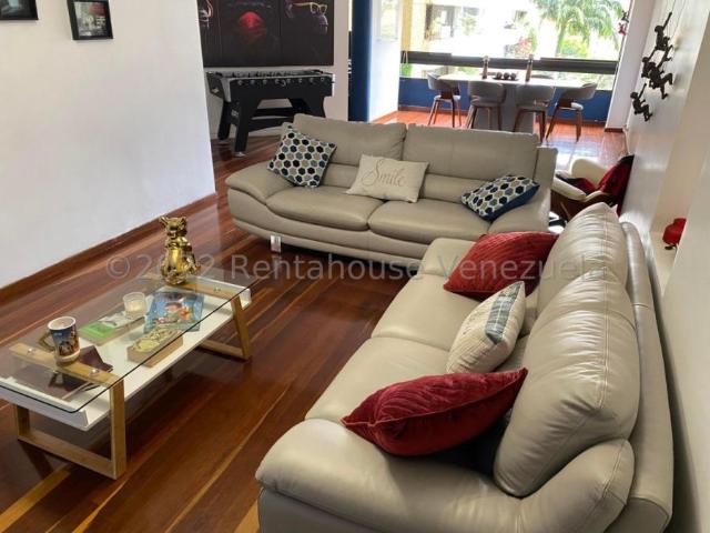 Apartamento en Venta en Caracas Santa Eduvigis Distrito Federal 232 m2. 4 hab