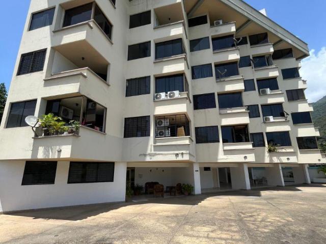 Apartamento en Venta en Caraballeda Caribe Vargas 75 m2. 2 hab