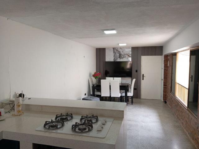 APARTAMENTO EN VENTA EN CARICUAO