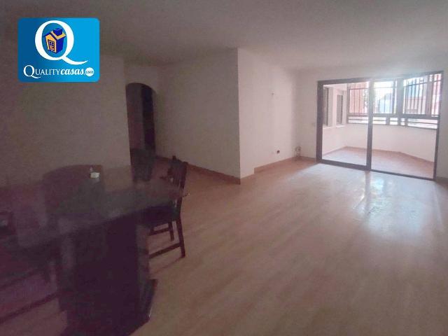 Apartamento en Venta en Carolinas Altas