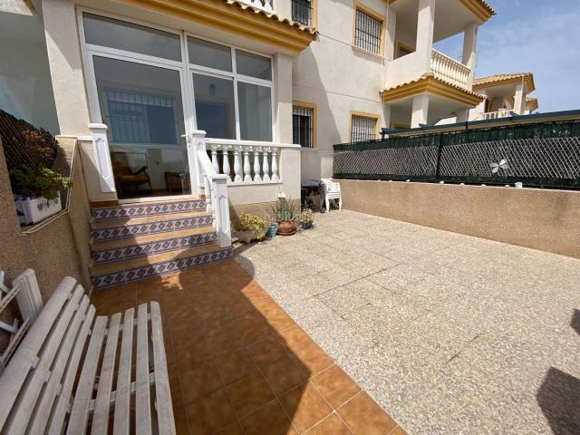 Apartamento en venta en Castalla. Un piso con mucho encanto de 2 dormitorios y 2 baños. Apartamentos.