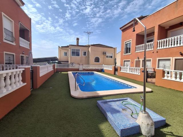 Apartamento en venta en Catral. Apartamentos.
