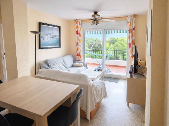 Apartamento en venta en Chiclana de la Frontera, La Barrosa. Apartamento junto al Paseo Marítimo de La Barrosa. Apartamentos Chiclana de la.