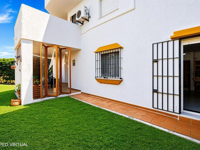Apartamento en venta en Chiclana de la Frontera, Los Gallos. INCREIBLE APARTAMENTO EN PLANTA BAJA CON JARDIN PRIVADO. Apartamentos Chiclana de la.