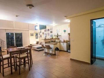 Apartamento en Venta en Ciudad de Panamá El Cangrejo Panamá 121 m2. 1 hab