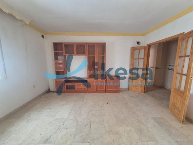 Apartamento en venta en Colomera. Venta de Piso en Calle Colomera Granada. Apartamentos.