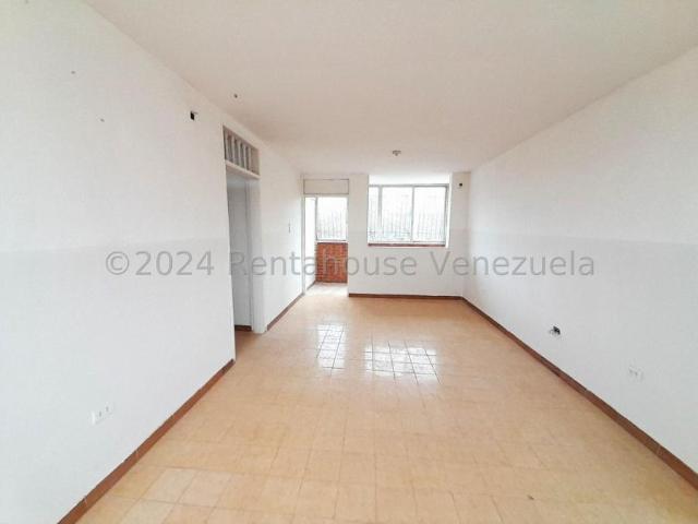 Apartamento en Venta en Coro Falcón 89 m2. 4 hab
