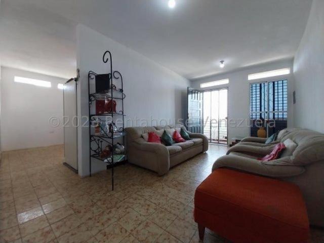 Apartamento en Venta en Coro Falcón 108 m2. 3 hab