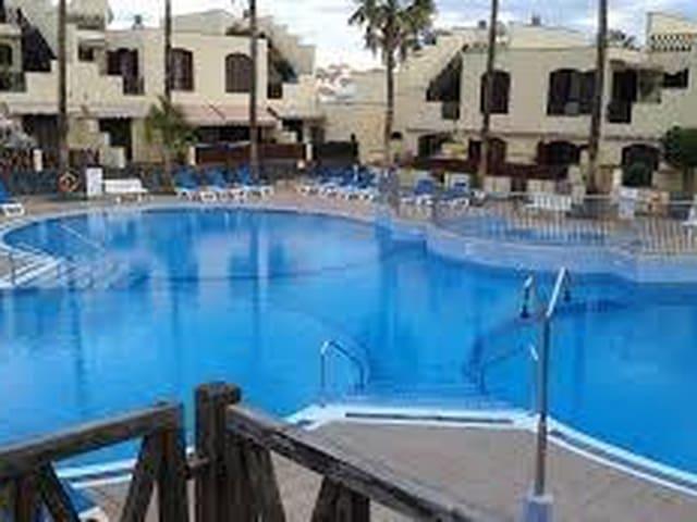 Apartamento en venta en Costa del Silencio, Tenerife