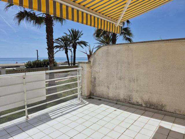 Apartamento en venta en Cubelles, Maritim. APARTAMENTO EN PLANTA BAJA EN 1ª LINEA DE MAR SITUADO EN ZONA MARITIM DE CUBELLES. Apartamentos.