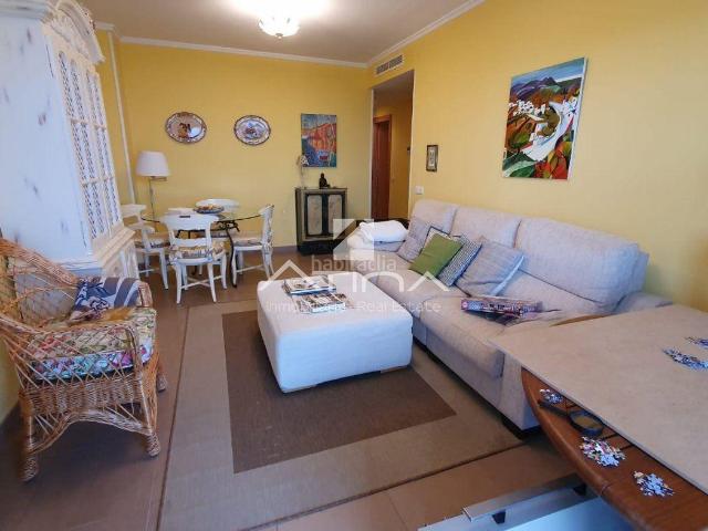 Apartamento en venta en Daimús. Apartamento con vistas abiertas al mar situado en primera línea playa Daimús. Apartamentos.